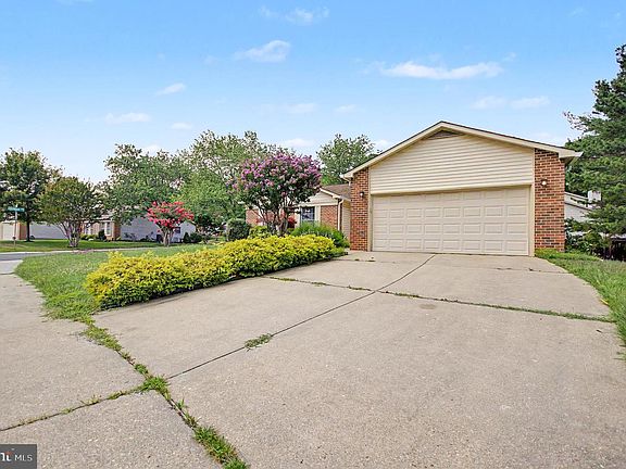 5th image of 804 Coxswain Way