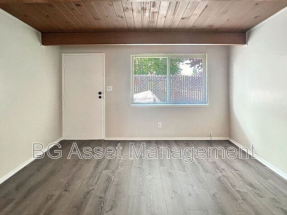 2nd image of 1922 Dodson St