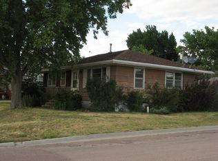 1034 E Park St, Winner, SD 57580