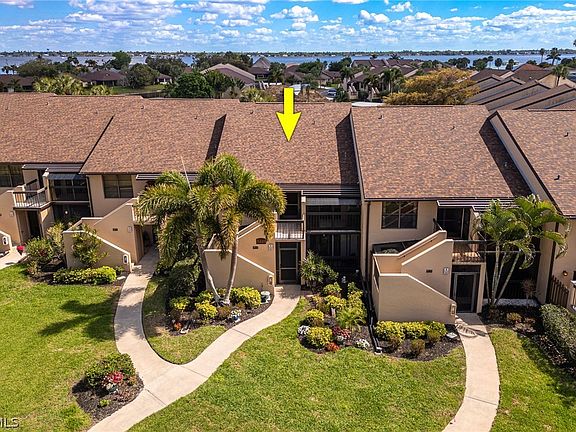 3rd image of 15448 Admiralty Cir APT 9