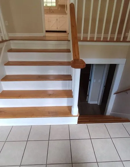Spacious tri-level with Den downstairs