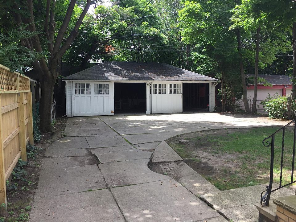 Detached 4 car garage