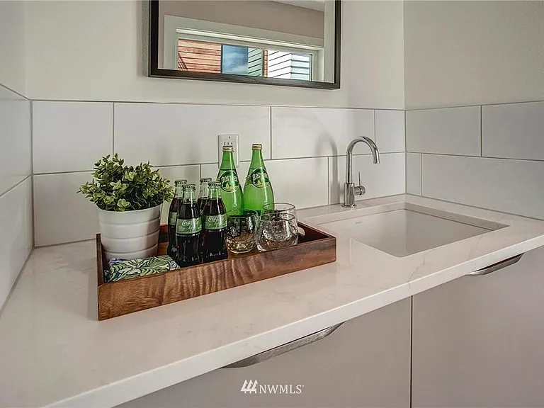 Office fancy wet bar