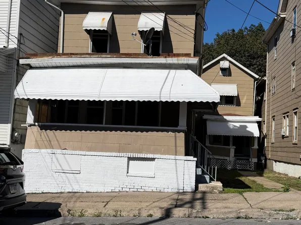 530-532 Seybert St, Hazleton, PA 18201