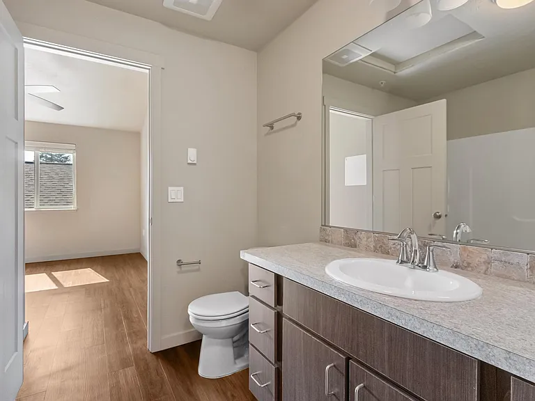 608 E 2nd Ave #302 — Photo 10