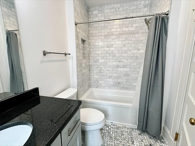 64 University Way — Photo 7