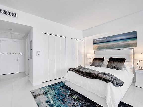 2nd image of 475 Brickell Ave #33