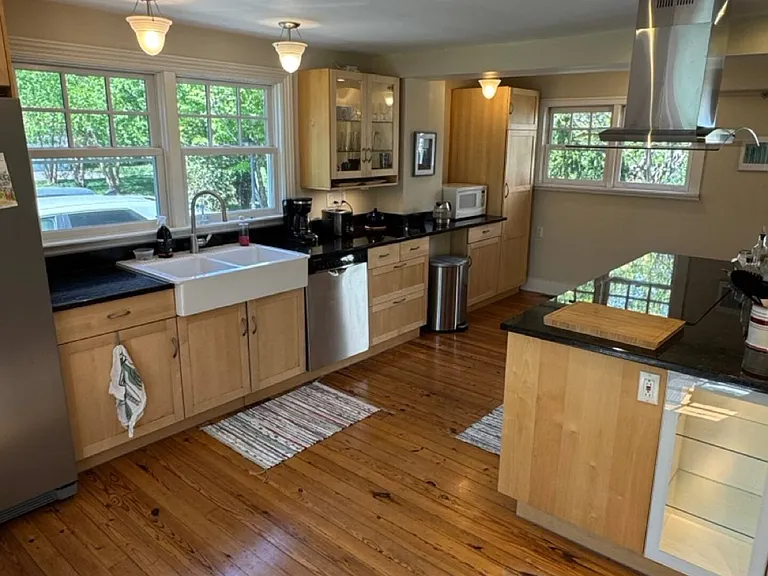119 Mountain Ave — Photo 4