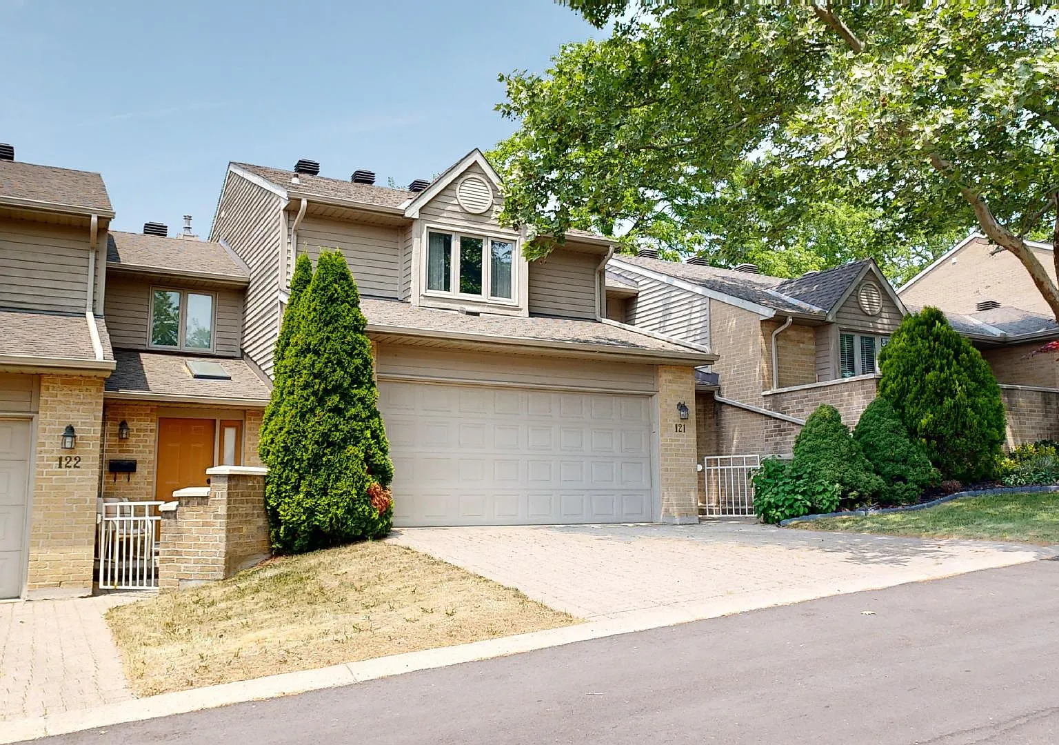 1500 Richmond Street London — Photo 1