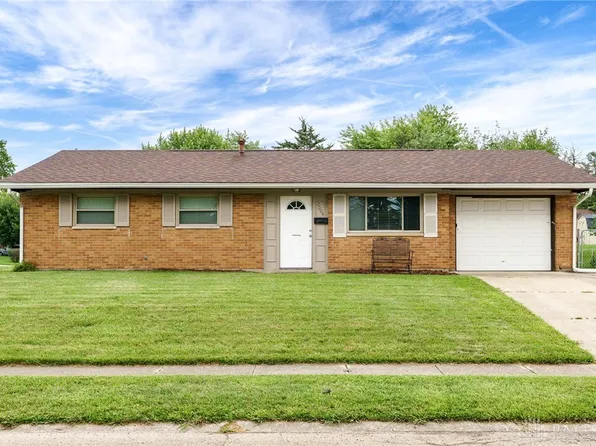 2004 Redstone Dr, Fairborn, OH 45324