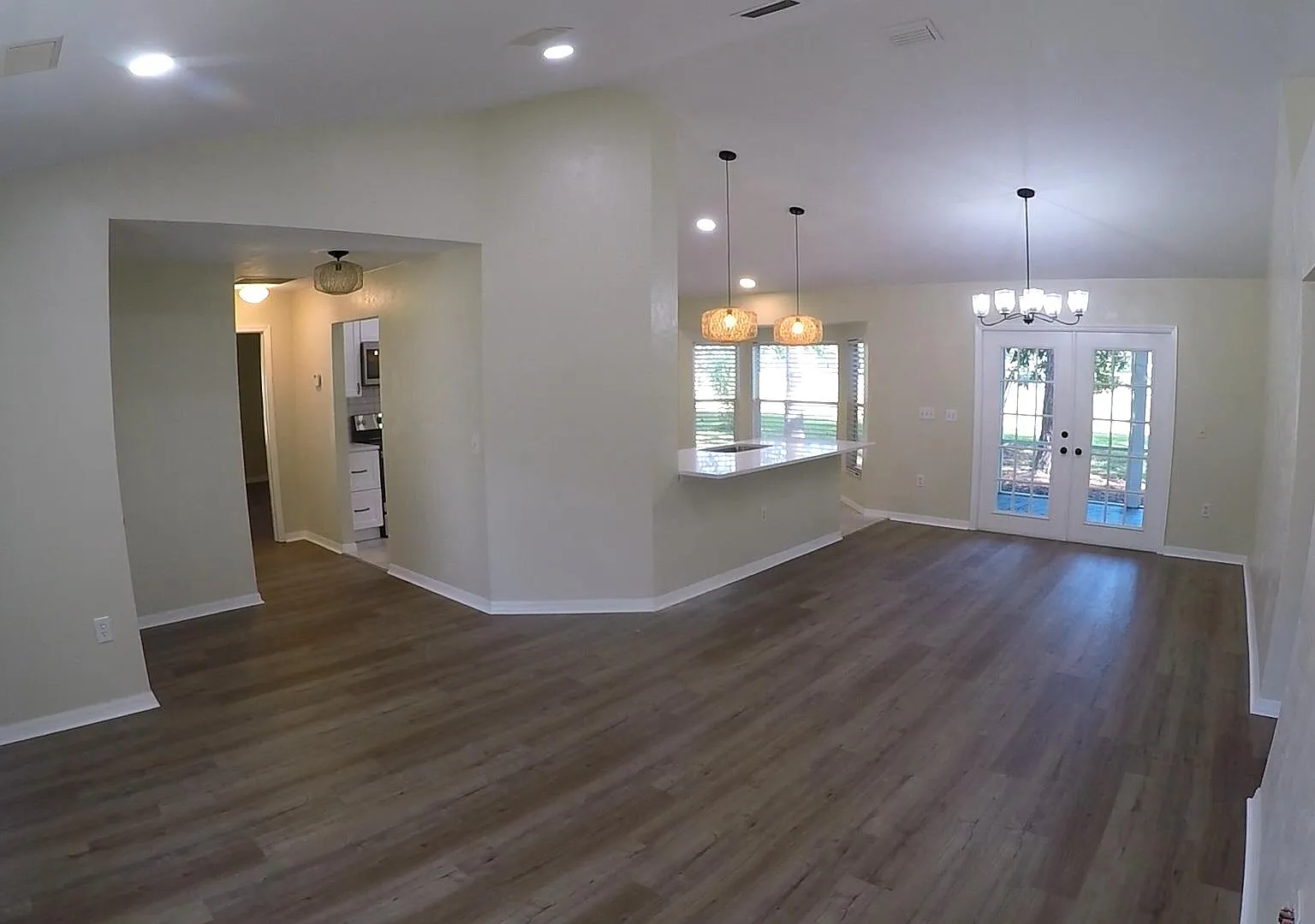 3 bed, 1487 sqft, $2,300 — Photo 4