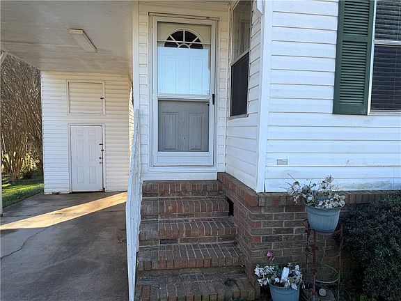 3rd image of 206 Lauren Flynn Dr