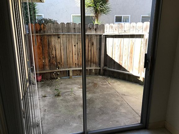 3rd image of 886 Gallatin Dr #2