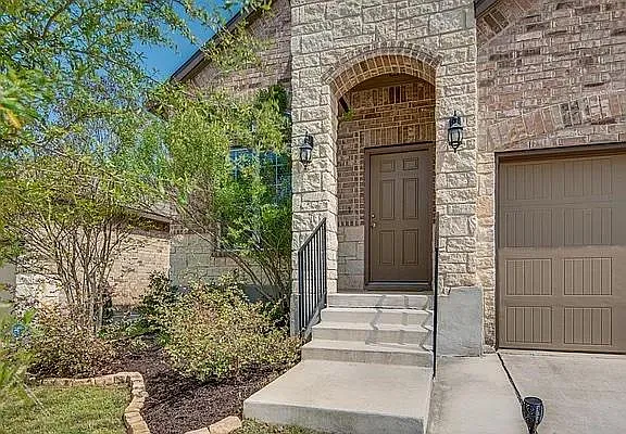6031 Akin Cir — Photo 2