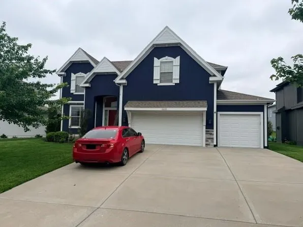 16616 S Lind Rd, Olathe, KS 66062