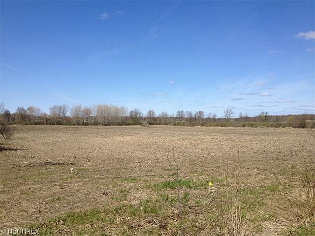 2nd image of 11440 Columbiana Canfield Rd