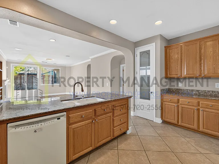 1570 Charm Way — Photo 12