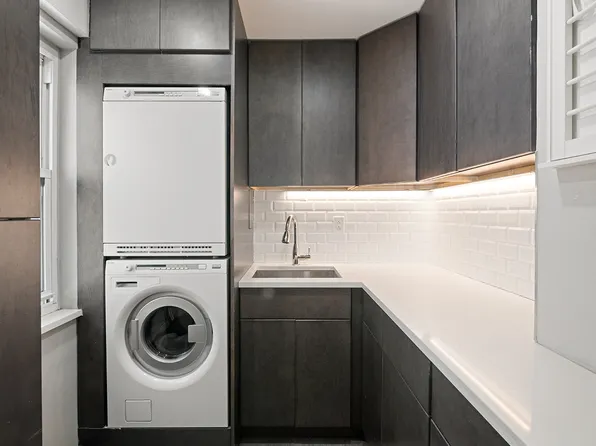 240 East 55th Street image 18 of 19