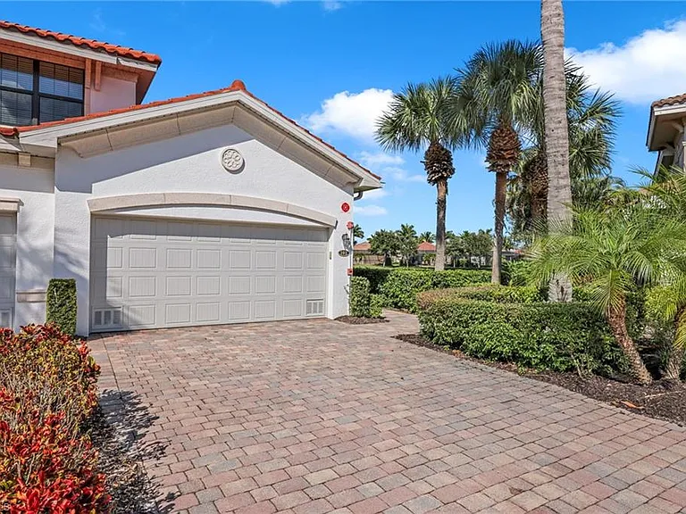 3159 Serena Ln #102 — Photo 2