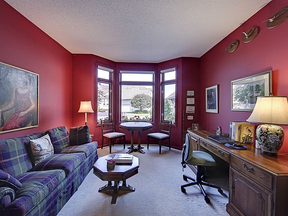 4th image of 378 Waycliffe Dr N