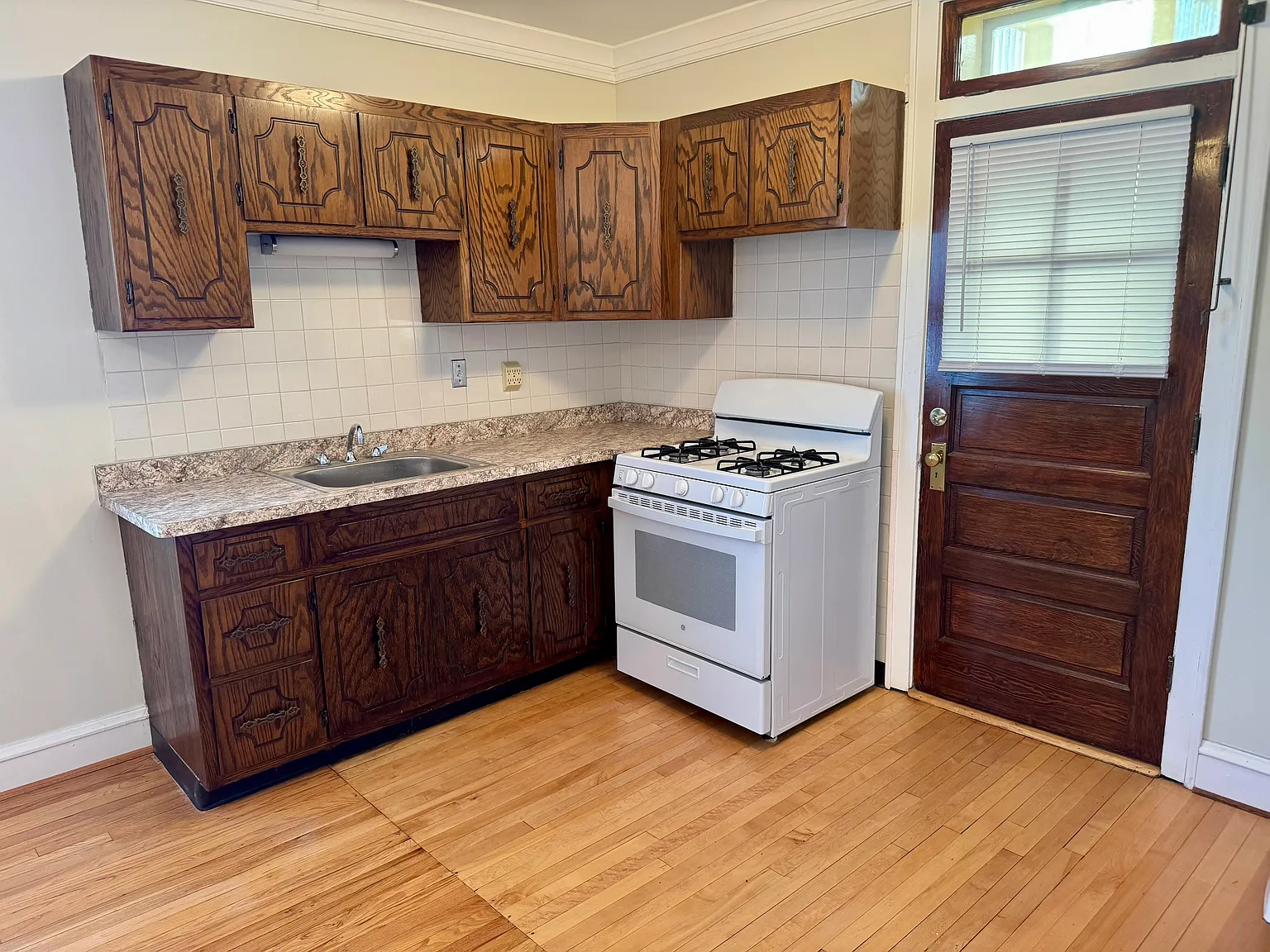Studio, $1,475 — Photo 3