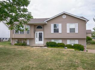 102 Hillside Mdws, Saint Charles, MO