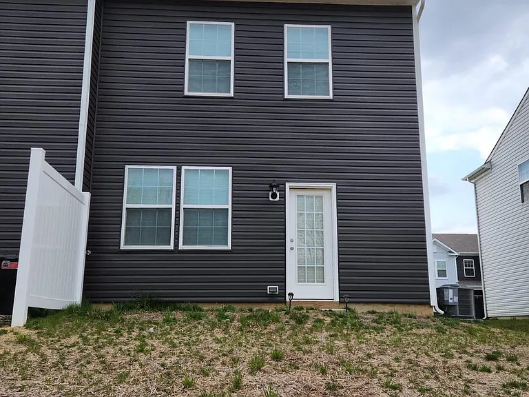 92 Peregrine Way — Photo 3