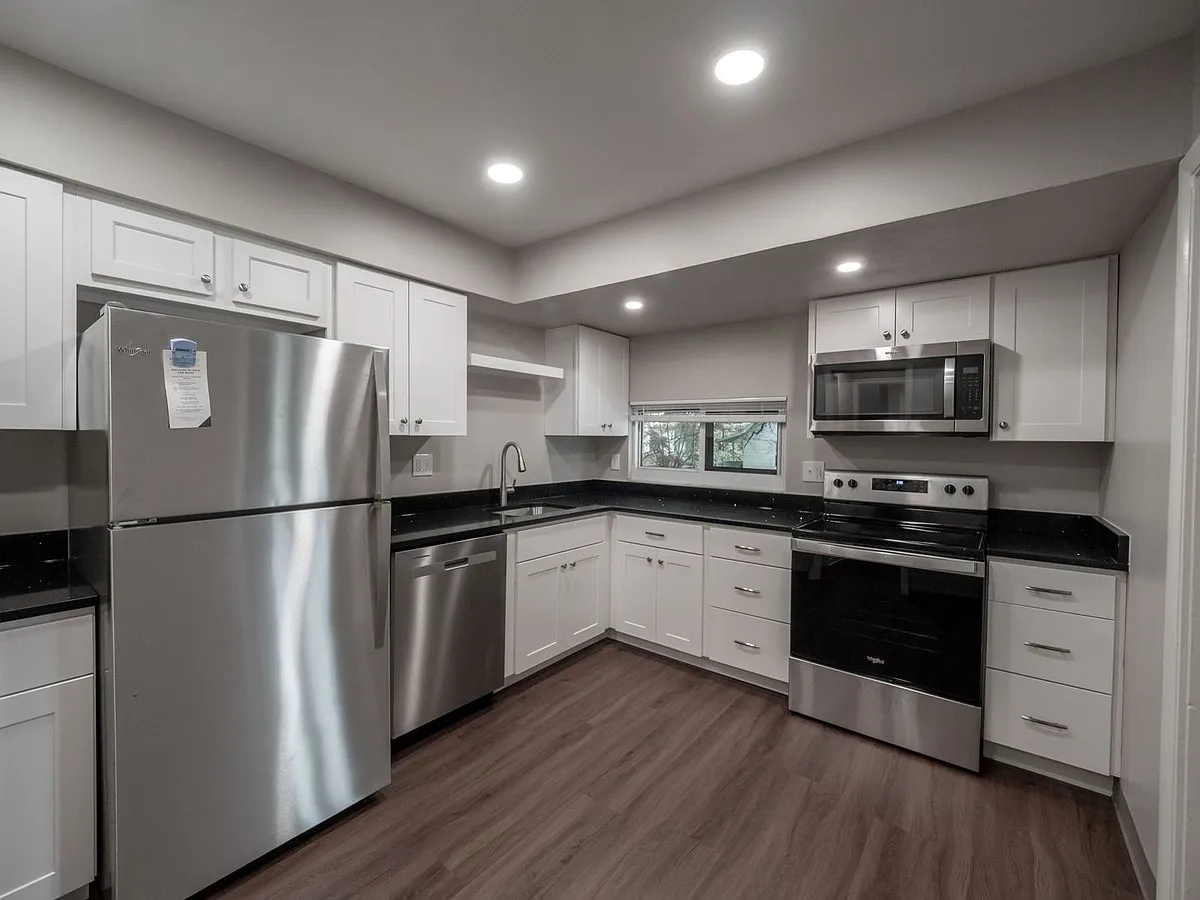 Building Photo - 547 S Trenton Ave