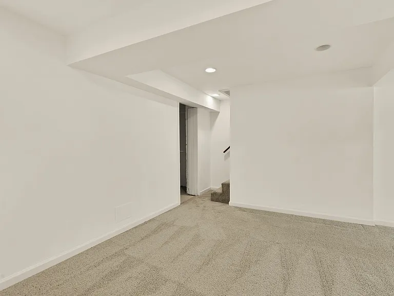 3111 63rd Pl — Photo 36