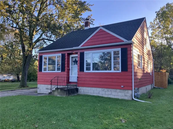 300 Mead Ave, Medina, NY 14103