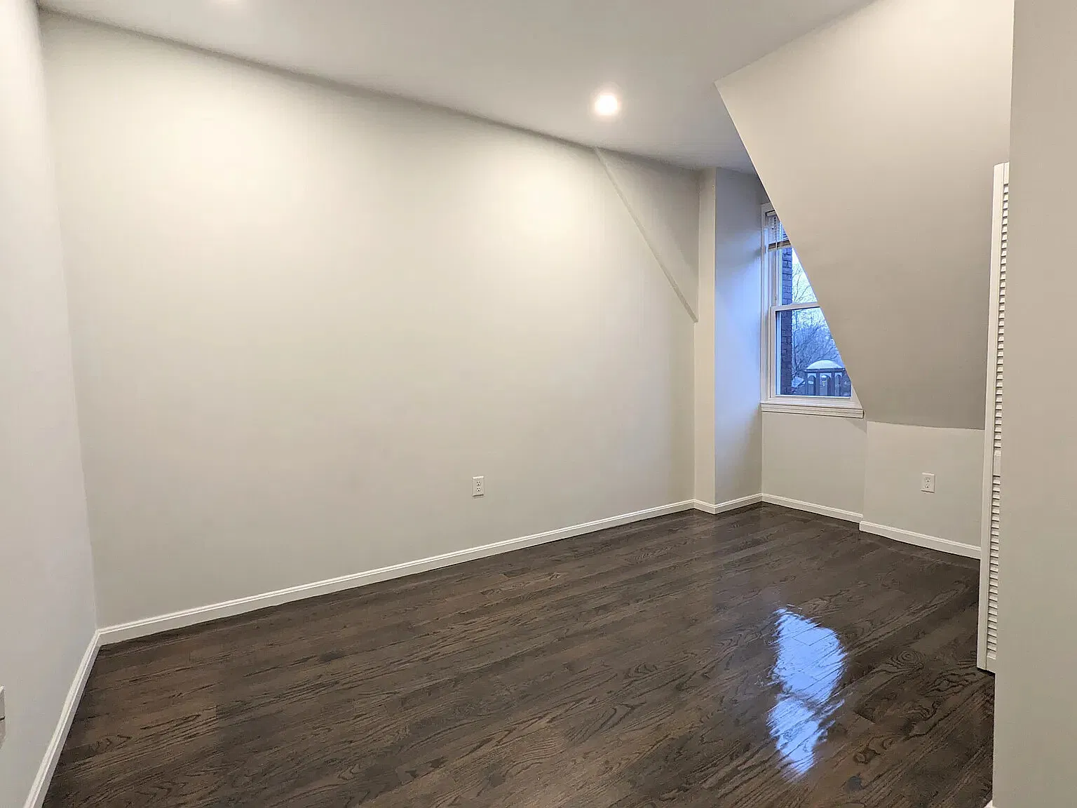 3 bed, 9999 sqft, $5,600 — Photo 3