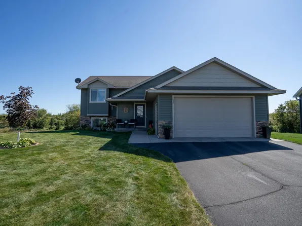 1852 Cypress Trl, New Richmond, WI 54017