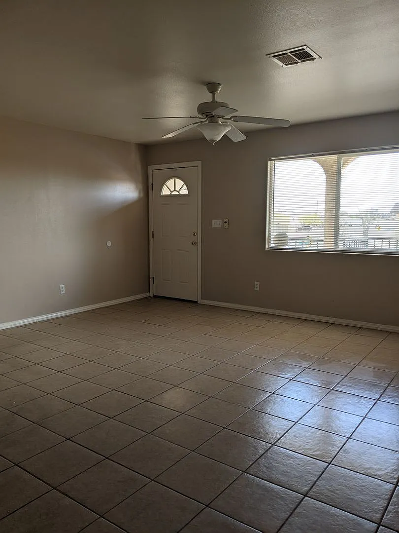 8531 Columbine Ave — Photo 1