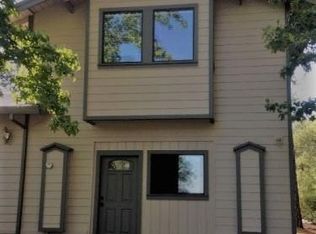 17615 Pine View Dr, Redding, CA 96003