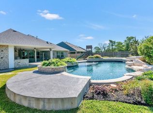 9518 Wheatfield Ln, Rosenberg, TX 77469