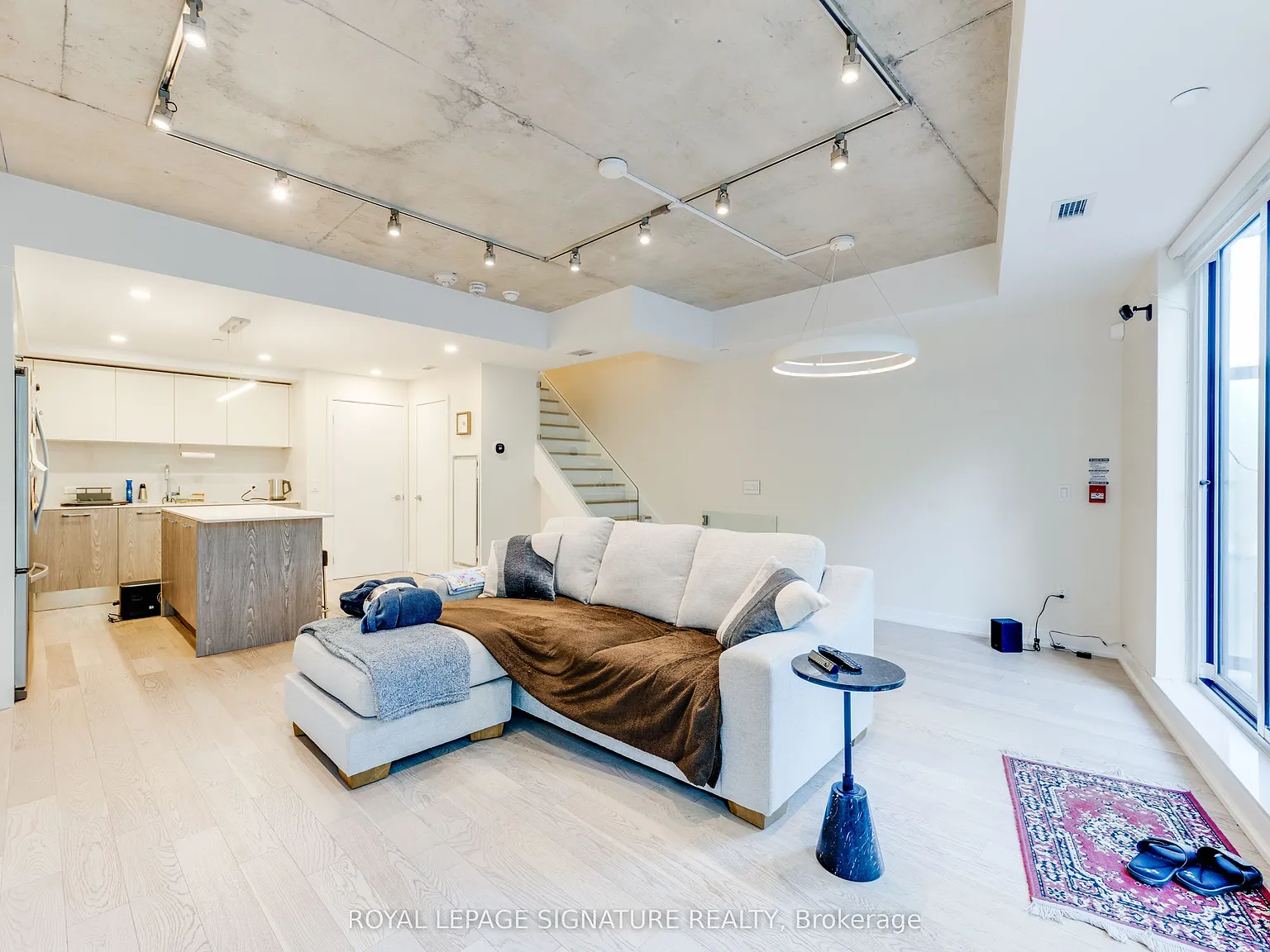 2 bed, $4,350 — Photo 2