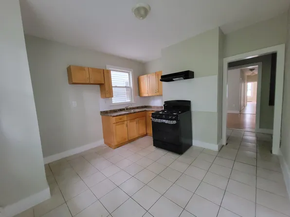 249 Amherst St #1E, East Orange, NJ 07018