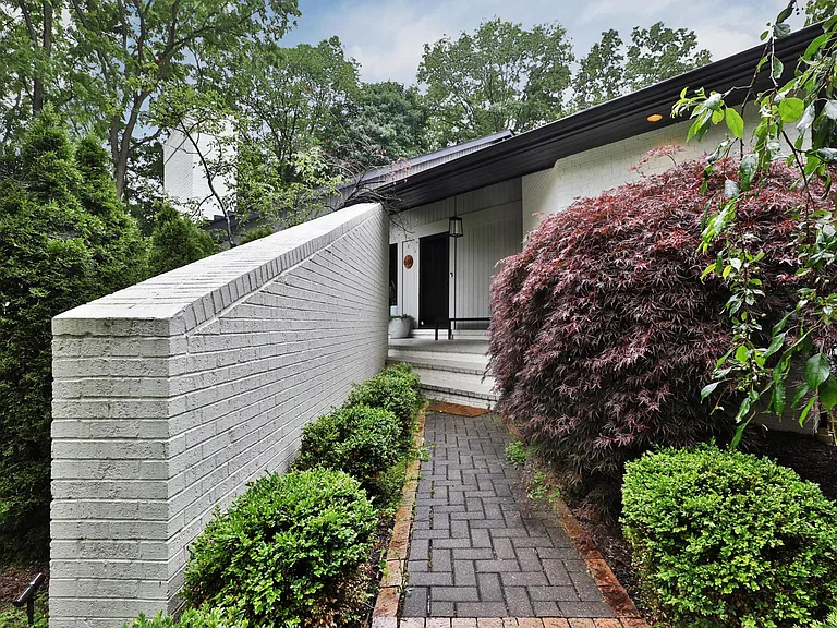 668 Eagle Rdg — Photo 4