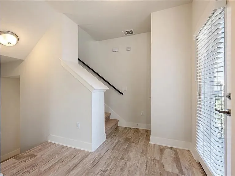 1925 Warely Ln — Photo 4