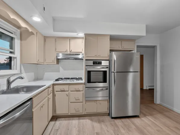 1542 10th St Floor 2, Fort Lee, NJ 07024