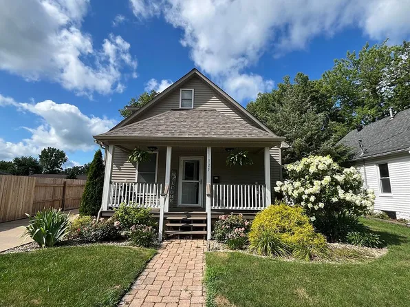 125 E Hill St, Virden, IL 62690