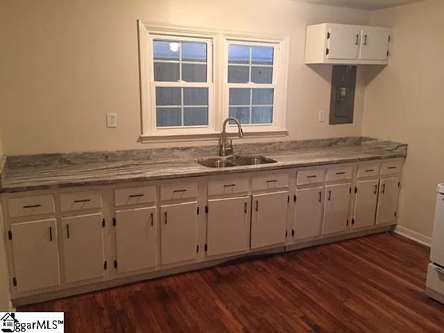 2 bed, 895 sqft, $1,250 — Photo 2