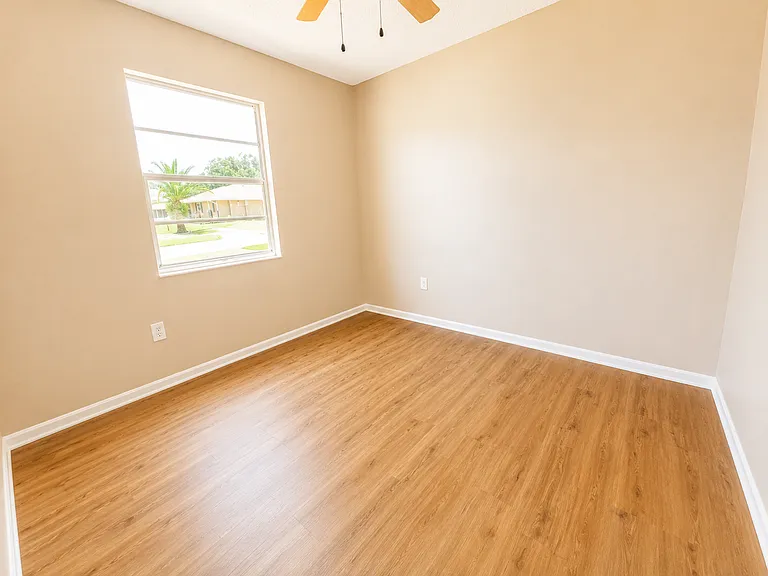 21491 Webbwood Ave — Photo 10