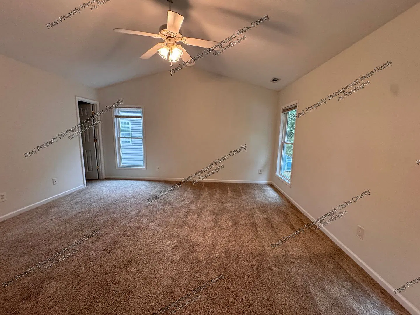 4 bed, 3.0 bath, 2135 sqft, $2,095 — Photo 3