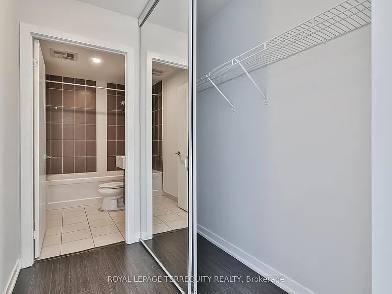 770 Bay St #2412 — Photo 29