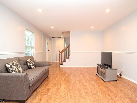 5th image of 2 Wyndham Way
