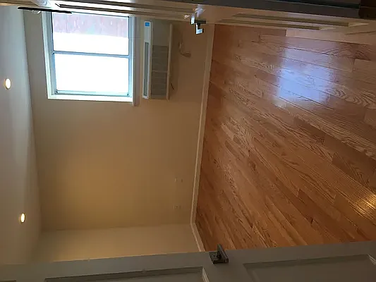 Rented by Q52 LLC | media 21