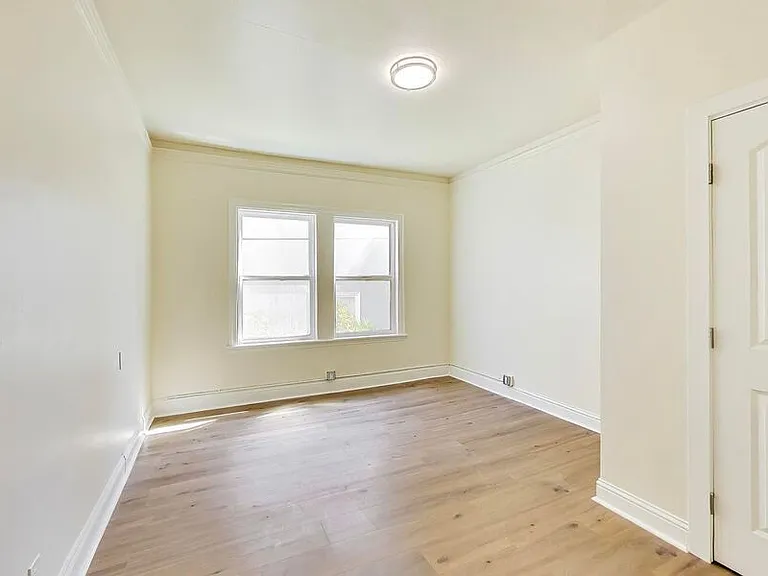 1534 Arch St #2 — Photo 4
