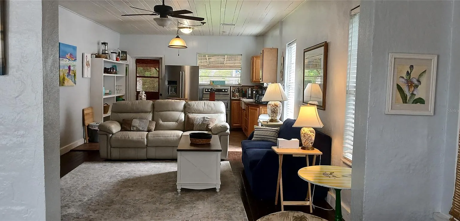 2 bed, 1040 sqft, $2,000 — Photo 4