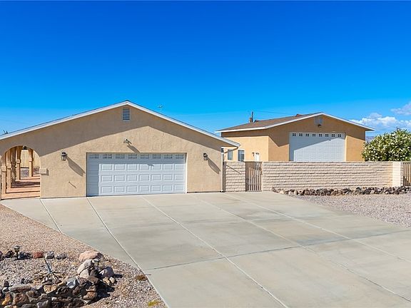 4th image of 915 Yucca Street
